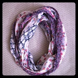Floral+Pattern Infinity Scarf